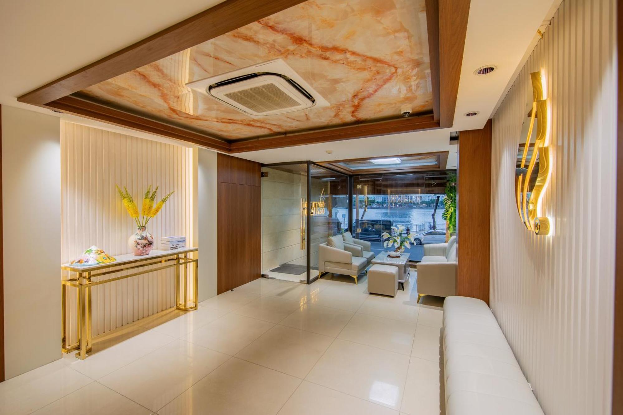 Hoang Linh Riverside Hotel Da Nang